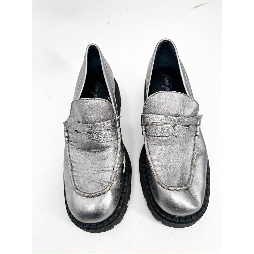 Free People Lyra Pewter Silver Lug Sole Leather Loafers Size 38 FLAW‎ - Picture 4 of 7